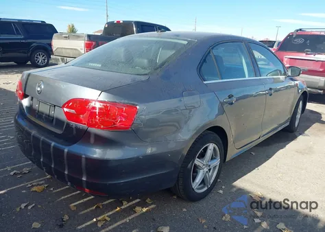 2013 Volkswagen Jetta 2.5L Se z USA, uszkodzony, nr VIN 3VWDX7AJ7DM410758